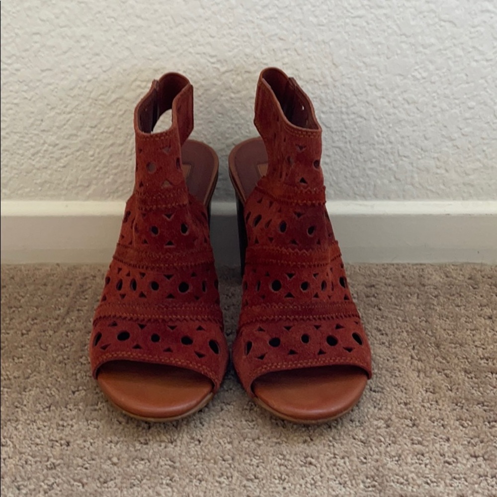 Open toed heels